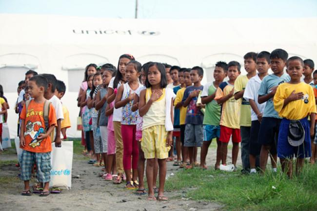 Philippines: UN focus shifts from life-saving aid to school 