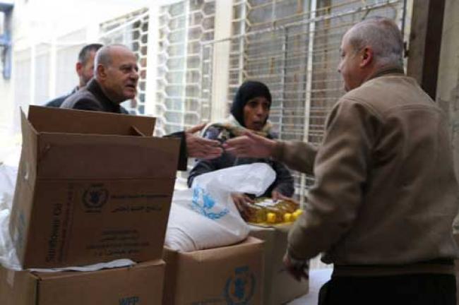 UN airlifts food aid from Iraq to displaced Syrians 