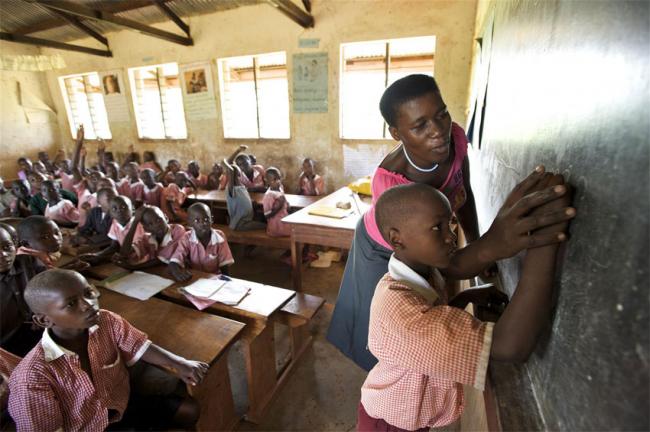 UN expert warns African governments against privatizing basic education