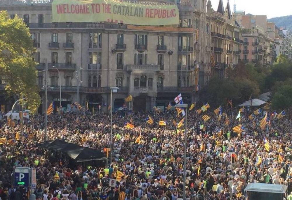 Catalonia crisis: Madrid removes Catalan police chief