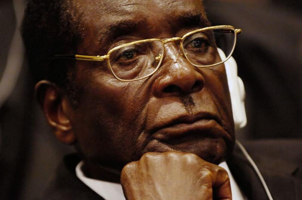 Zimbabweans cheer as Mugabe steps down as President
