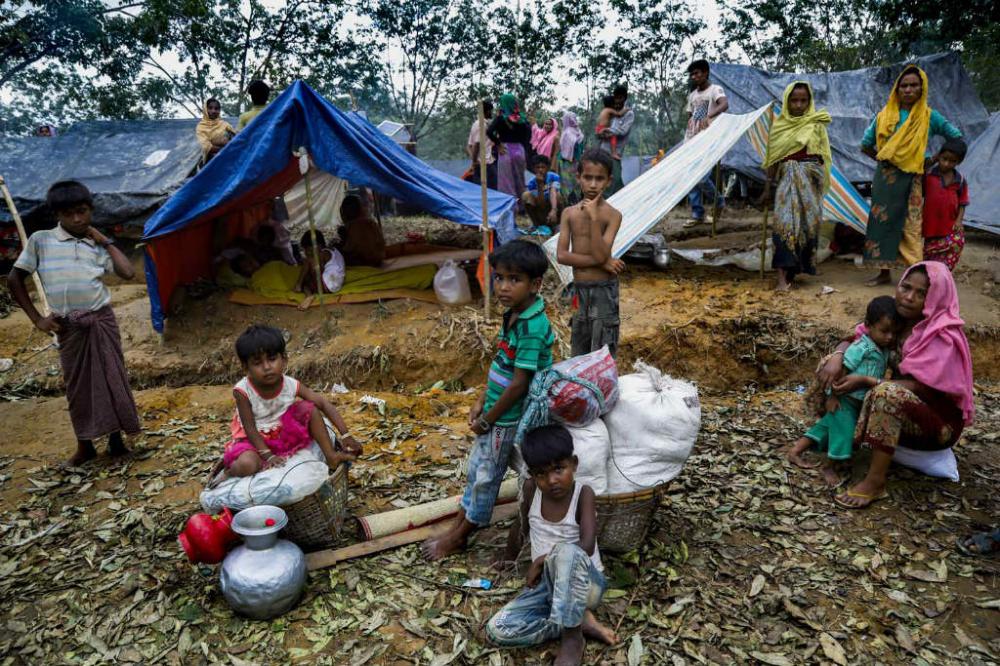 In Bangladesh, UN food relief agency chief urges support amid massive Rohingya influx