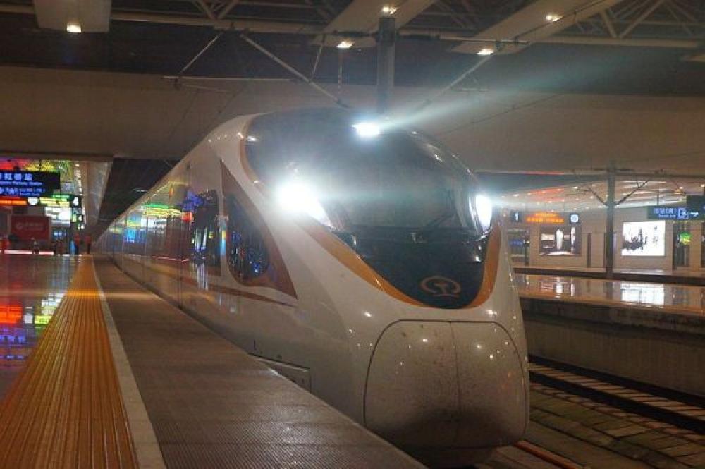 China: Fuxing bullet train debuts on Lanzhou-Chongqing line