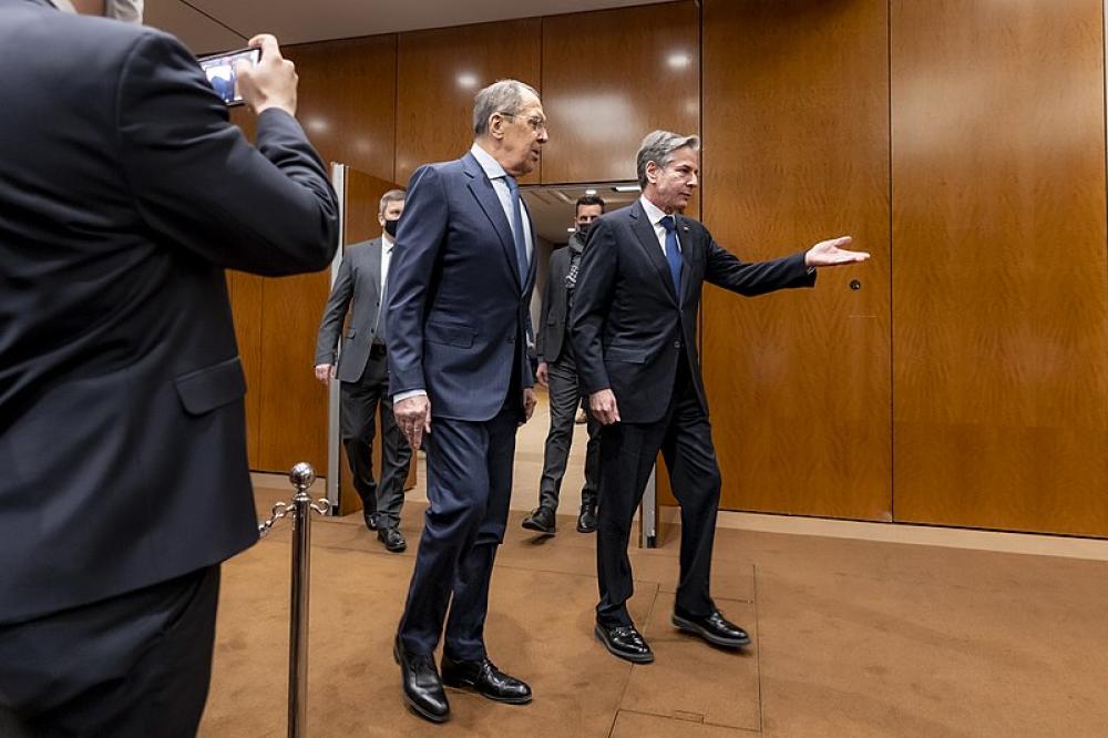 US Secretary of State Blinken, Russian FM Lavrov briefly meet for first time since Ukraine war