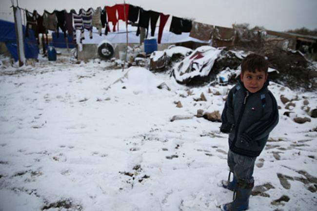 As cold weather approaches, UN agencies cross frontlines of Syrian conflict with critical aid