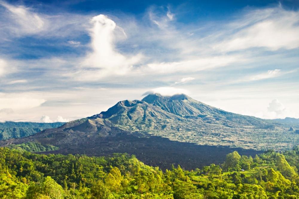 Mount Agung in Bali active again, airports shut