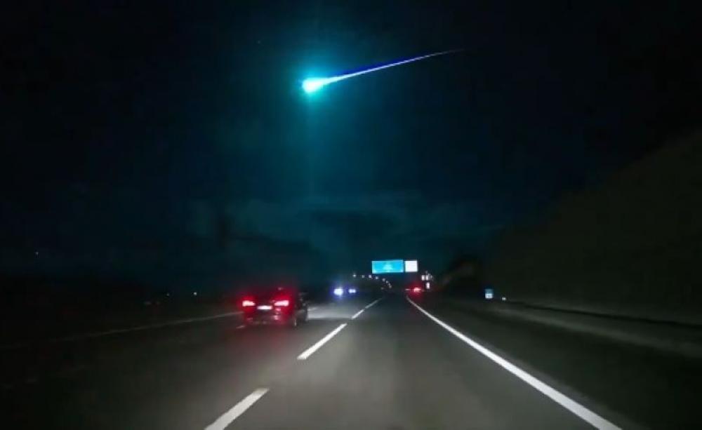 Skygazers stunned as meteor lights up sky above Portugal, Spain