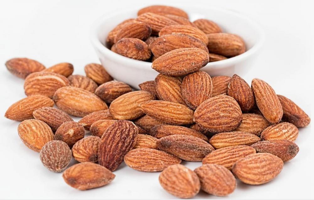 Eating almonds may help improve the heart and nervous system