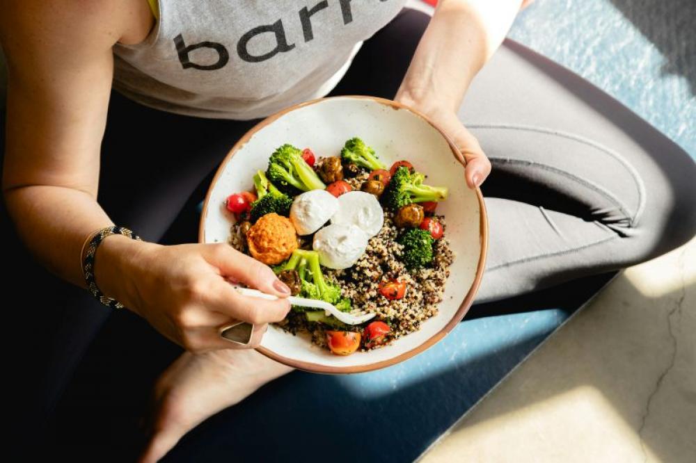 Fitness coach reveals 4 simple rules to lose weight without counting calories or following restrictive diets