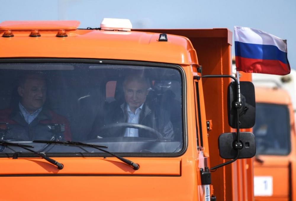 Russia: Vladimir Putin inaugurates Crimean bridge, irks Ukraine 