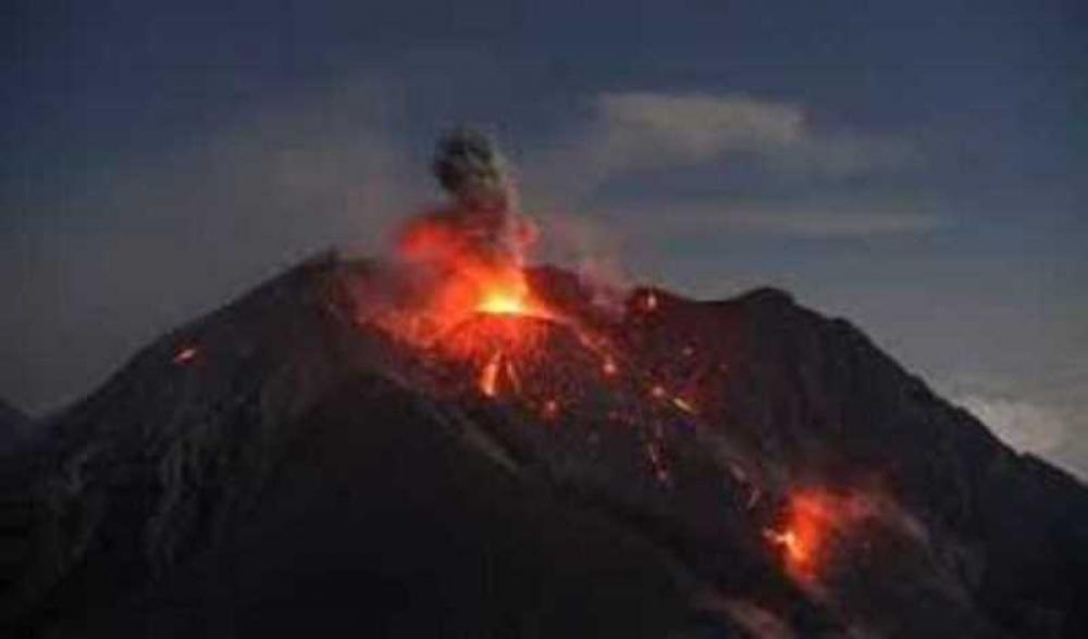 Indonesia: Volcanic eruption kills 1, injures 41