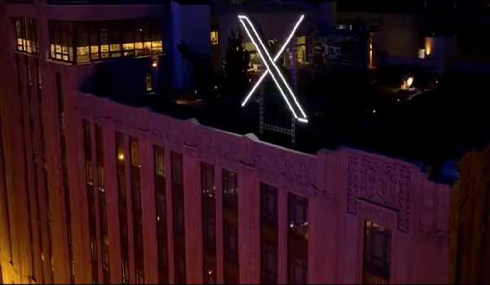 Twitter's new 'X' logo taken down from San Francisco headquarters after complaints