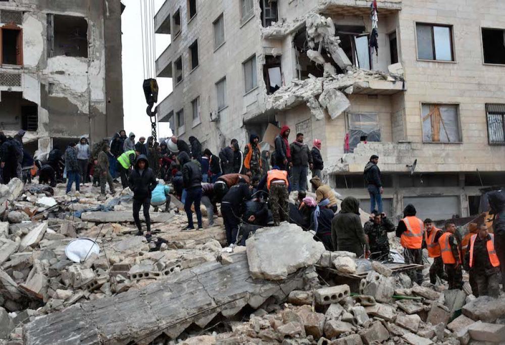 HAMA, Feb. 6, 2023 (UNI/Xinhua) -- Rescue work is in progress after a deadly earthquake in Hama province, central Syria, Feb. 6, 2023. Syrias deadly earthquake has so far killed 237 people and injured 639 others in four provinces, the health ministry said in a statement Monday. A major earthquake of magnitude 7.4 knocked down multiple buildings in southern Türkiye and northern Syria on Monday.