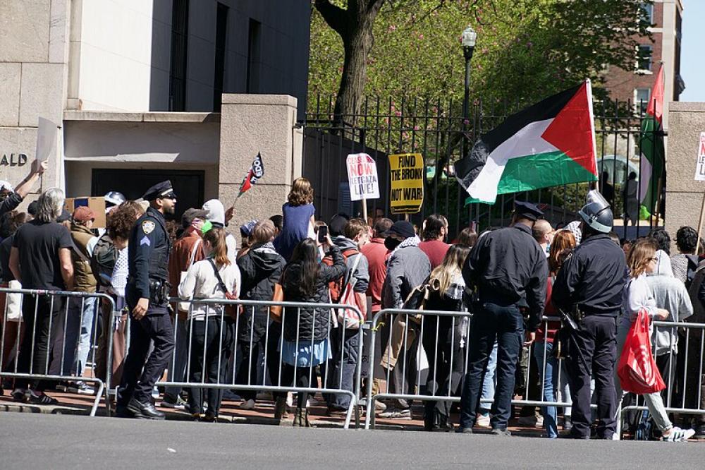 US: Pro-Palestinian protesters refuse to disband from Columbia University