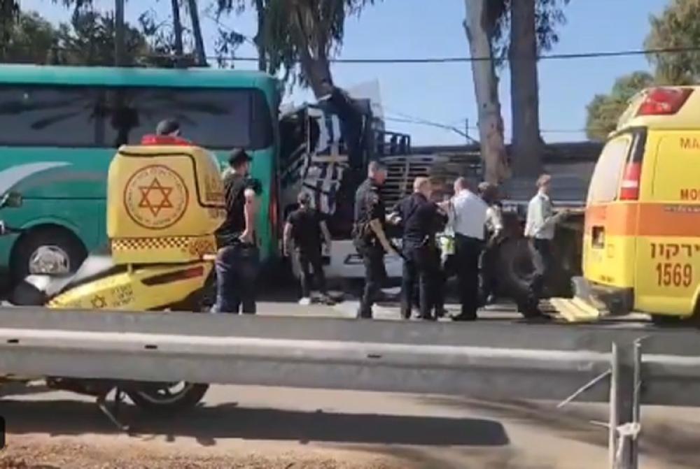 Israel: Truck rams into Tel Aviv bus stop,33 hurt