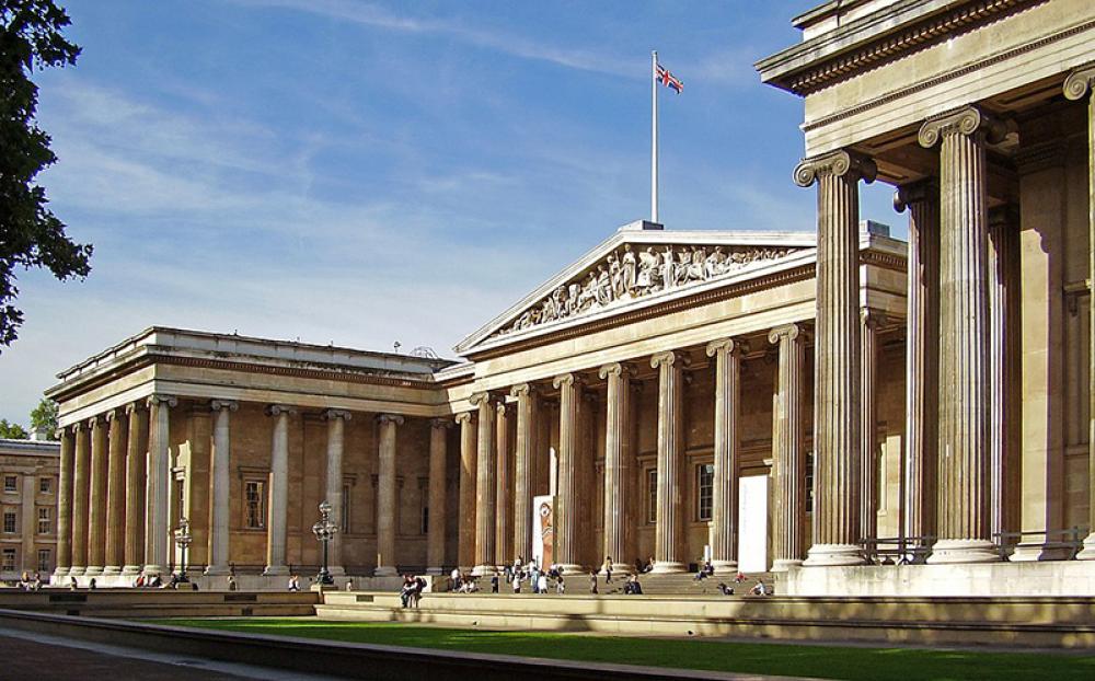 British Museum to sue ex-curator over alleged theft of nearly 2,000 items