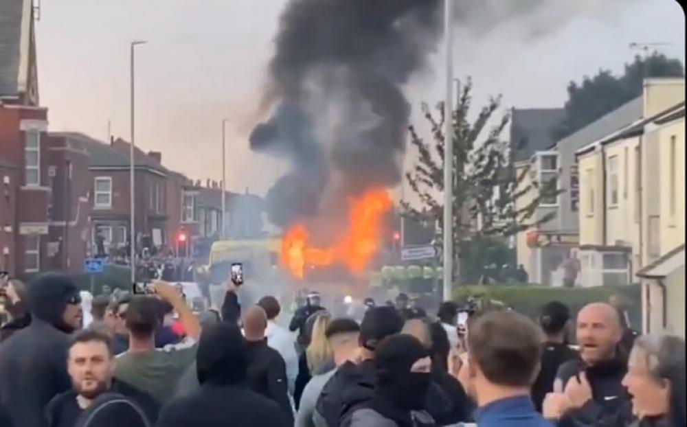 Southport: Far-right protesters target mosque, clash with police a day after three girls were stabbed to death