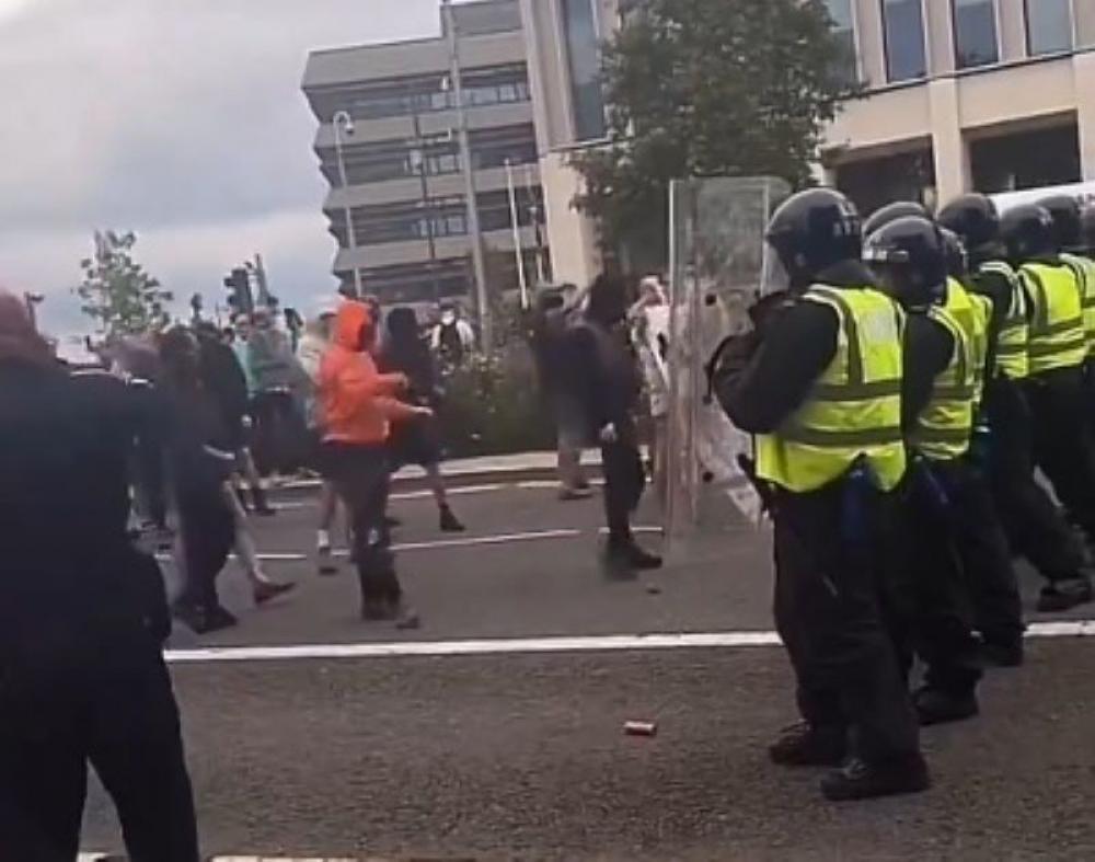 UK: Violent protests spread in Sunderland days after Southport killings, 8 arrested