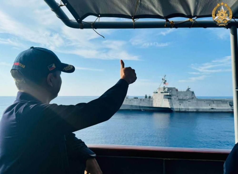 Philippines, US navy participate in joint martime exercise in South China Sea 