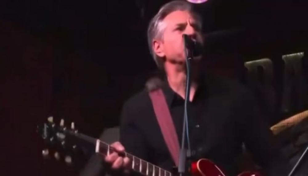 Antony Blinken makes sudden visit to Kyiv,performs with a guitar in a bar to give a strong message to Ukraine as conflict with Russia intensifies