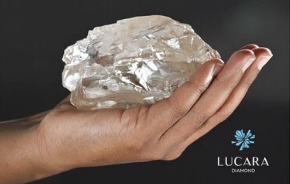 Giant 2492-carat diamond unearthed from in Botswana