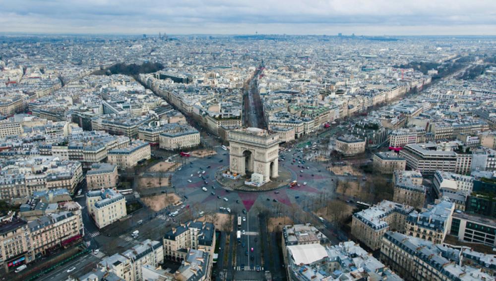 Three injured in knife attack in Paris