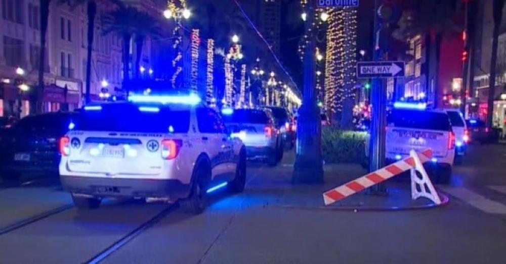 Truck rams into crowd in New Orleans during New Year celebrations | Photo courtesy: Shanghai Eye X page video grab