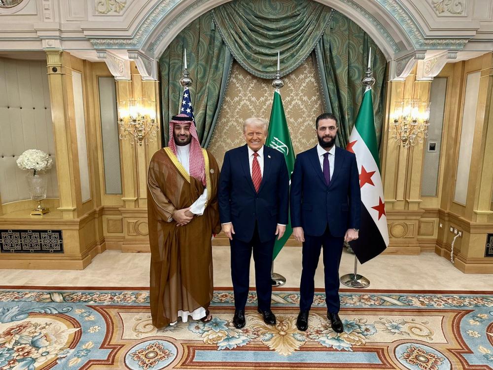 Saudi Arabia: Syrian President Ahmad al-Sharaa, who once carried a $10 million bounty, shook hands with Trump in Riyadh Saudi Arabia: Syrian President Ahmad al-Sharaa, who once carried a $10 million bounty, shook hands with Trump in Riyadh