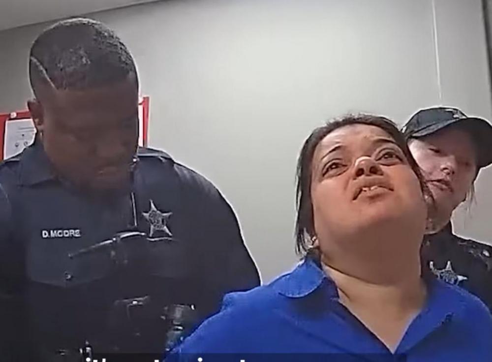 'Committing theft could get your visa revoked': US warns after Indian woman caught shoplifting in Illinois 'Committing theft could get your visa revoked': US warns after Indian woman caught shoplifting in Illinois
