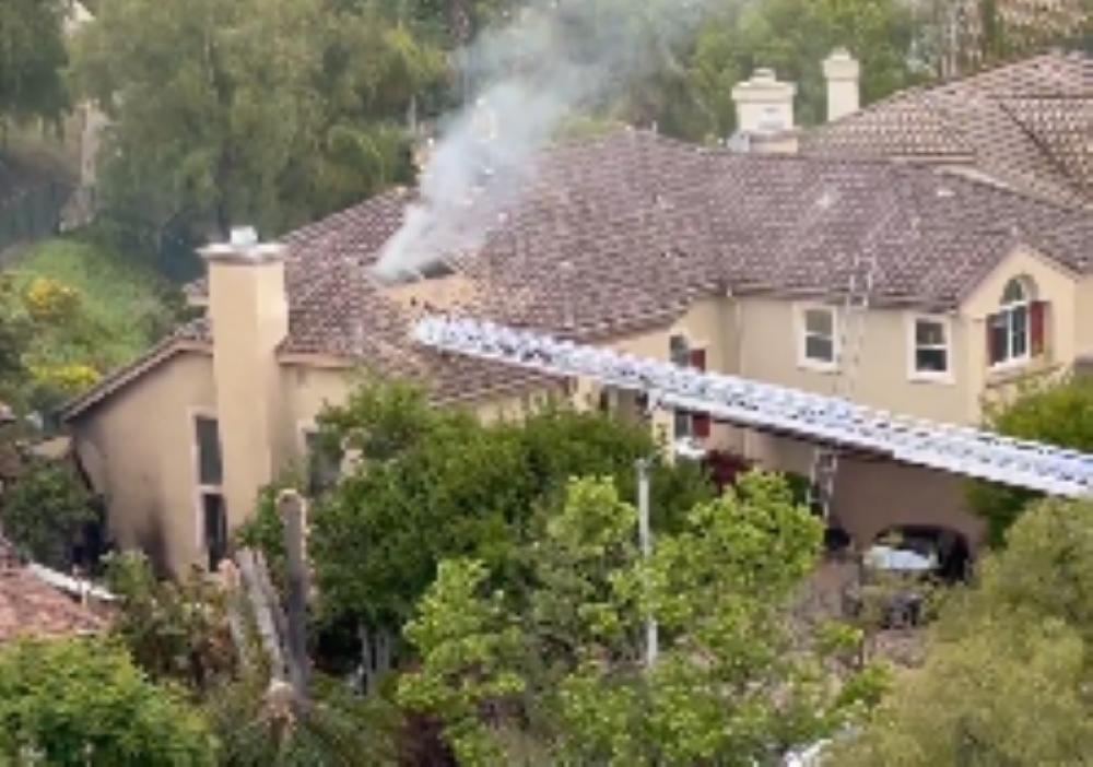 US: Two dead in small plane crash near Los Angeles US: Two dead in small plane crash near Los Angeles