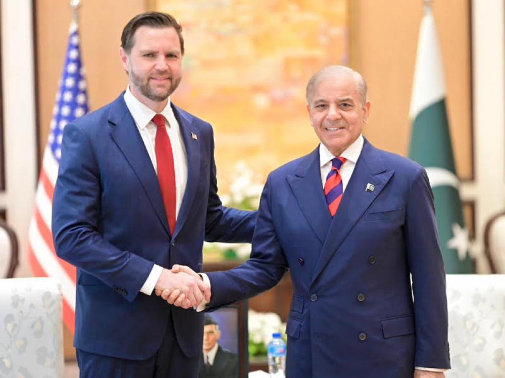  Pak PM holds meeting with US VP J D Vance in Islamabad. Photo: X/@PakPMO 
