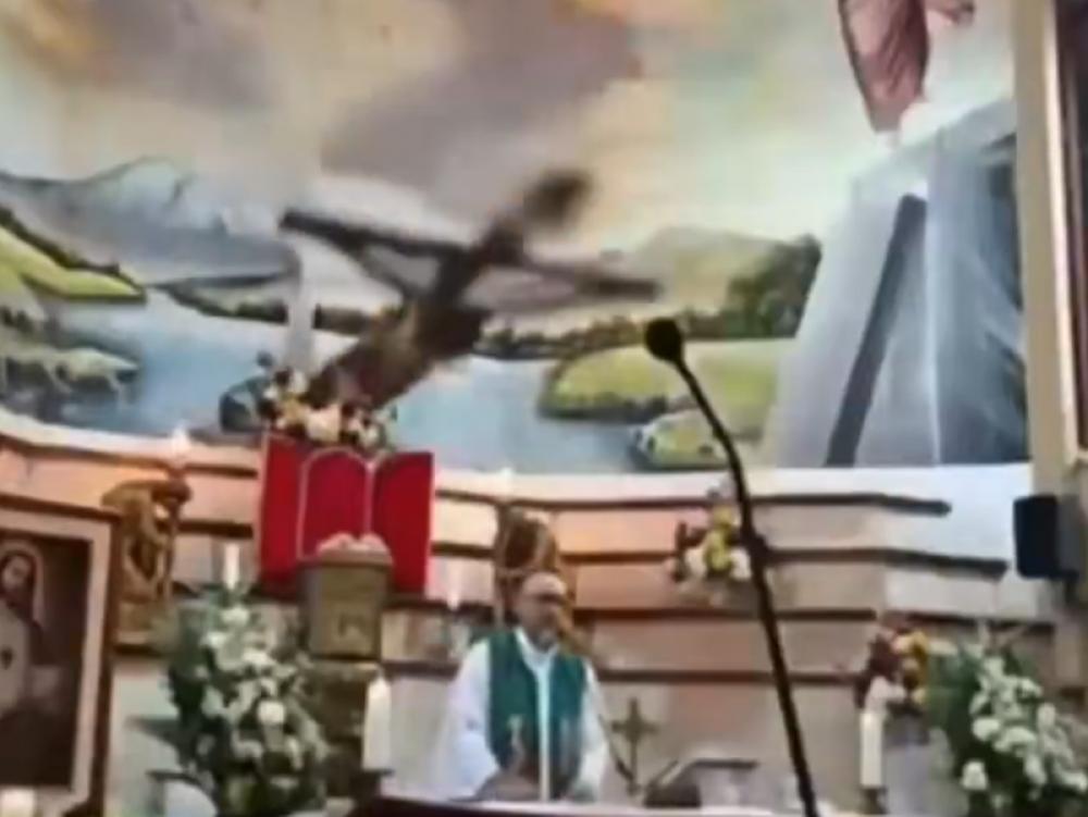 Caught on live stream: Ecuador priest killed as crucifix falls on him during mass