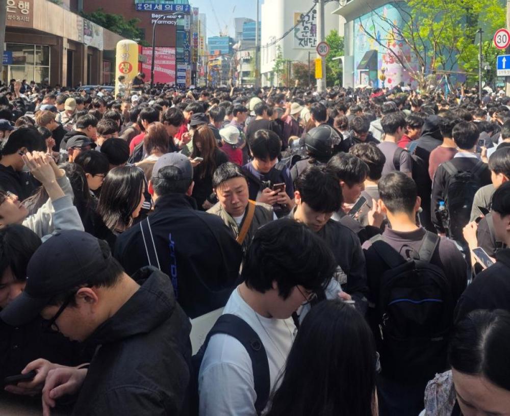 Pok&eacute;mon chaos! 40,000 fans flood Seoul event &mdash; Authorities pull the plug 