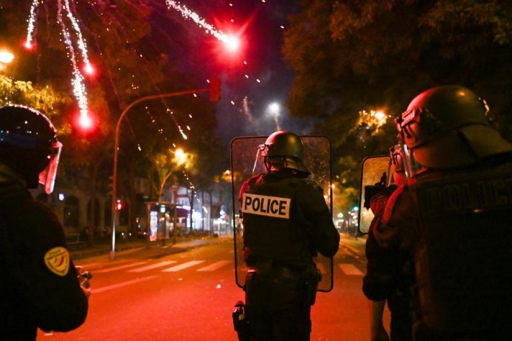 France on edge: Over 200 injured, 780 arrested after PSG fans clash with police