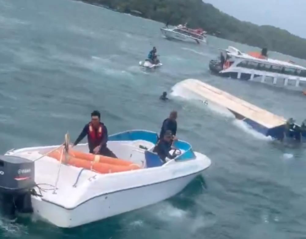 Tourists caught in deadly Vietnam boat disaster, 15 dead