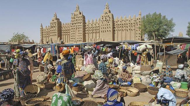 Mali bar attack kills 5