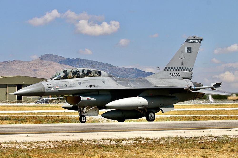 Pakistani airstrikes leave eight dead in Afghanistan