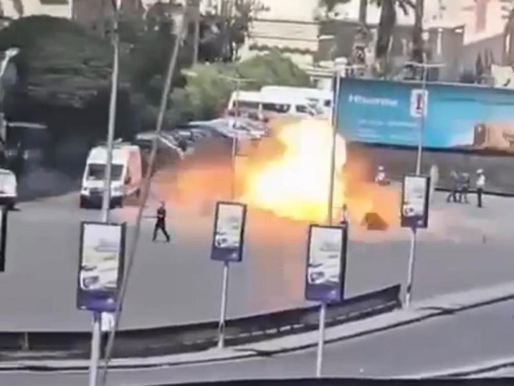 Chaos in Damascus! Two explosions strike near Ministry amid Macron's Syria visit 