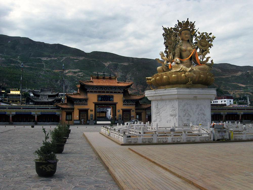 Lunar New Year: Chinese officials impose curfew in Tibetan areas of Qinghai
