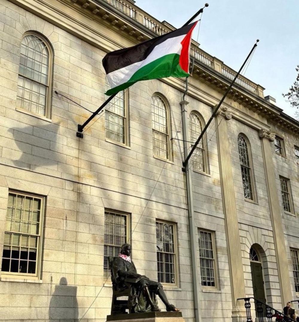 Protesters raise Palestine flag in Harvard campus 