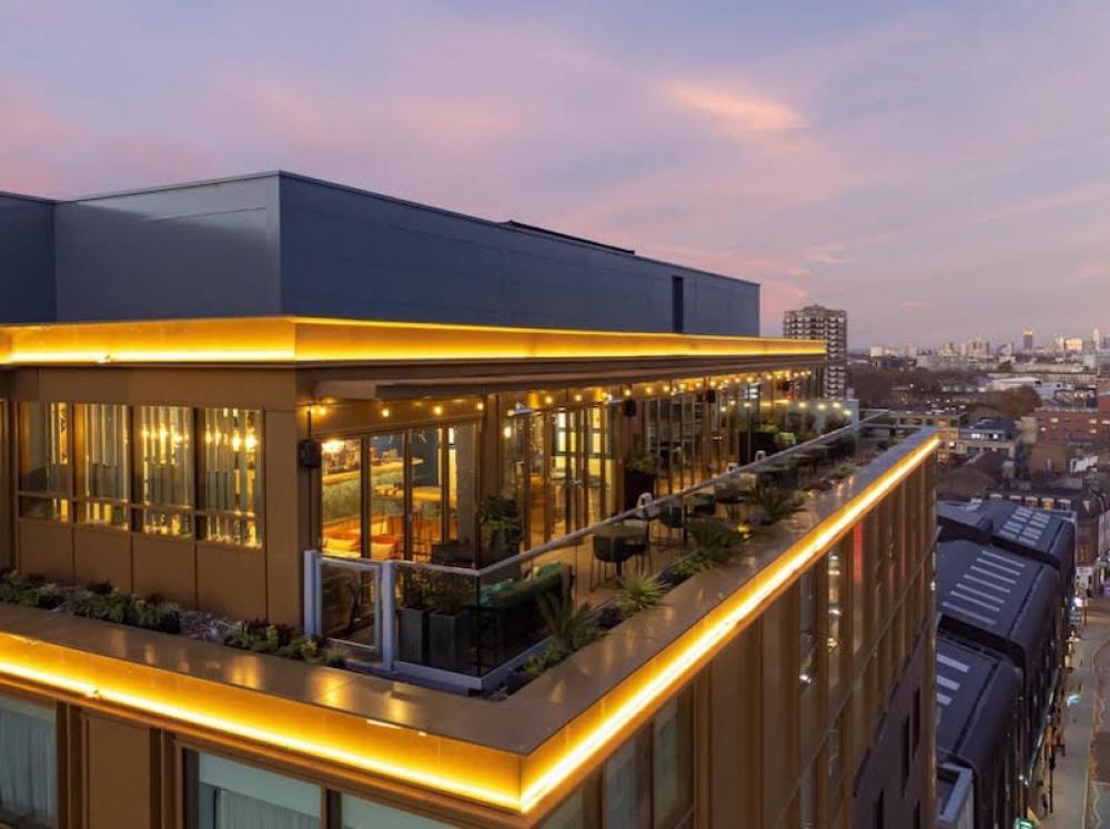 The hotel lights up beautifully at night, with its upper floors adding a quiet glow to the London skyline. Photo:Team Hyatt